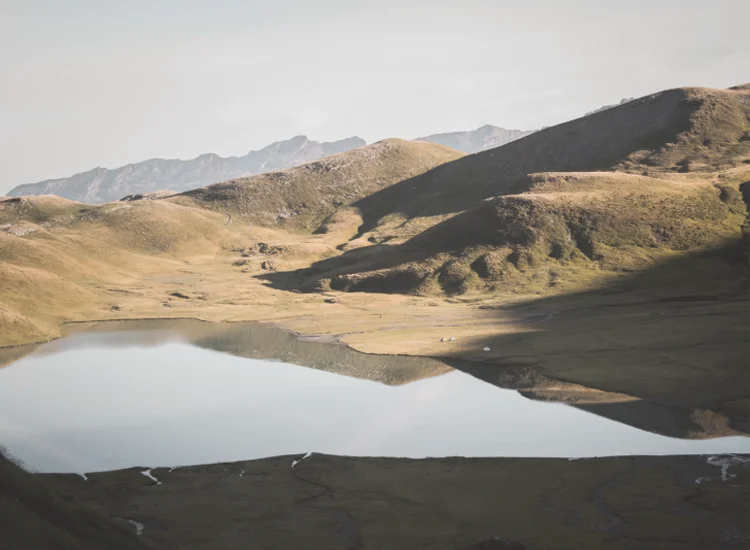 6 MONTS vous accompagne dans la transformation de vos projets immobiliers en réalité dans les Alpes.